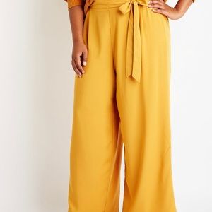Charlotte Russe plus Size 2x mustard color